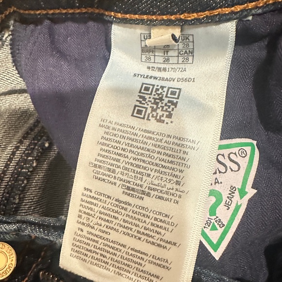 GUESS Straight High Rise “Shape Up Straight” Jeans | Size 28 | Dark Wash - Picture 6 of 8